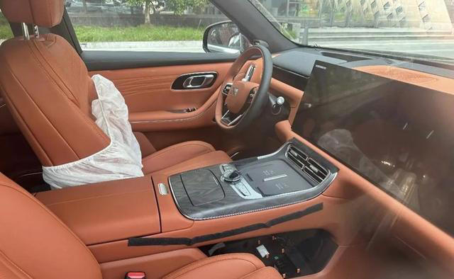 银河M9实车亮相！机械门把手+双腔空悬，续航超1500km，要卖爆？