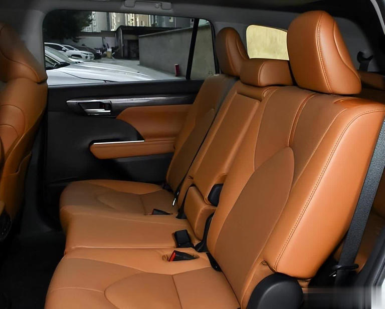 自驾游选这两款SUV，安全舒适、爬坡有劲还耐用省油！