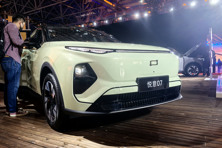 9.98万起售，挑战两千公里长续航，一汽奔腾悦意07够强吗？