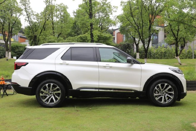 福特探险者四驱穿越版解锁大五座拒绝选座纠结