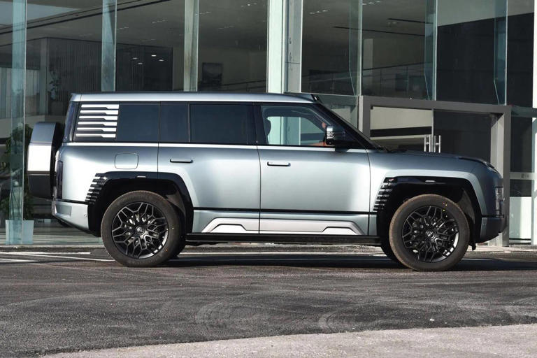 比亚迪“王炸”车型！5.3米全尺寸SUV，配3激光雷达+四电机，累计销量破10000台，刷新纪录