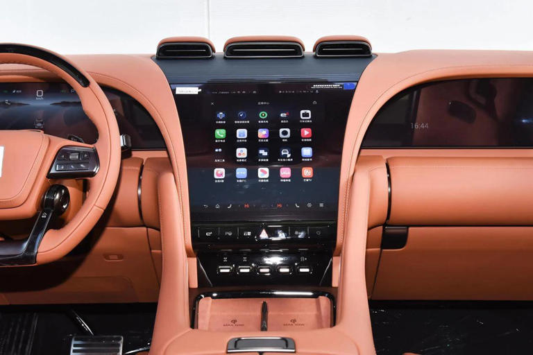 比亚迪“王炸”车型！5.3米全尺寸SUV，配3激光雷达+四电机，累计销量破10000台，刷新纪录