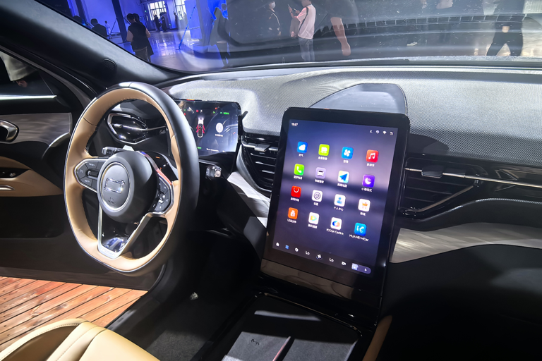 9.98万起售，挑战两千公里长续航，一汽奔腾悦意07够强吗？