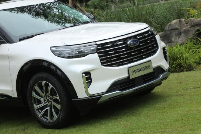 福特探险者四驱穿越版解锁大五座拒绝选座纠结