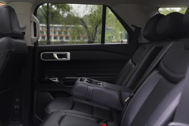 福特探险者四驱穿越版解锁大五座拒绝选座纠结