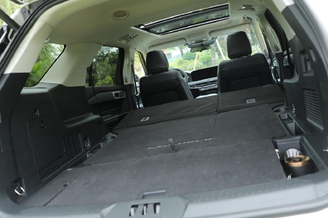 福特探险者四驱穿越版解锁大五座拒绝选座纠结