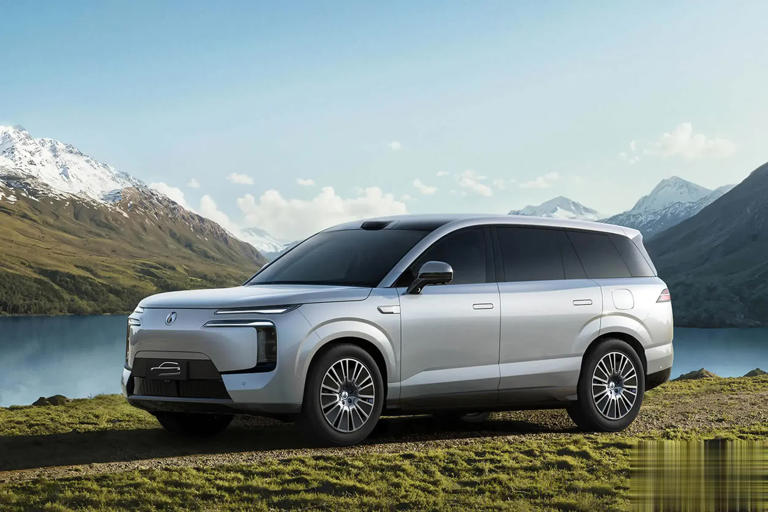 比亚迪5款新车齐发，仰望U8L领衔，全新方盒子SUV或成爆款