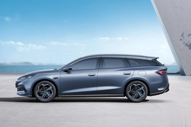 比亚迪5款新车齐发，仰望U8L领衔，全新方盒子SUV或成爆款