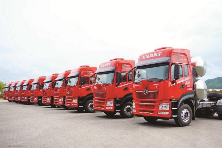 东风天龙KL燃气牵引车批量交付