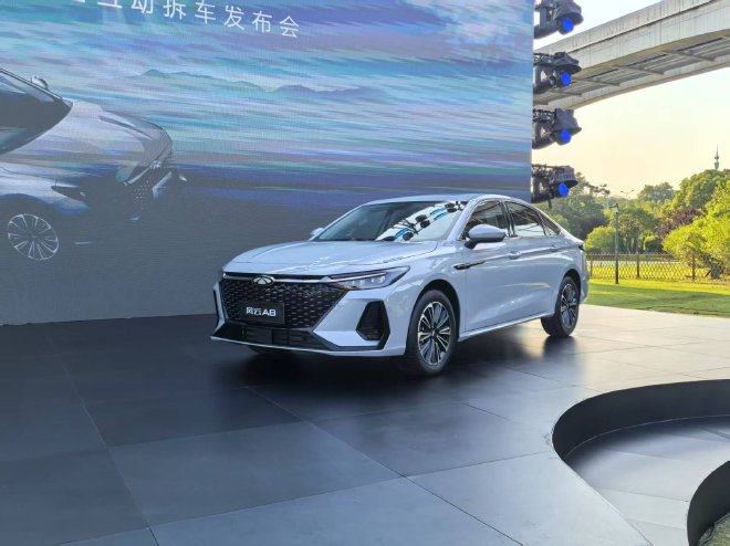 售价7.99-10.99万元奇瑞风云A8正式上市