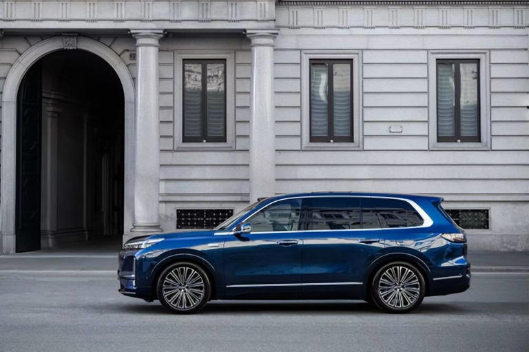 米兰盛会上，吉利银河M9旗舰SUV开启百万销量后新篇章