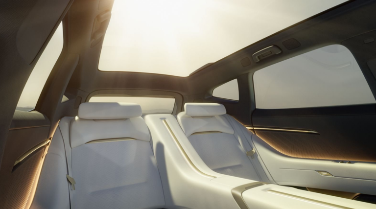 金标大众首款全尺寸SUV首秀！轴距超3米，冰箱彩电大沙发！