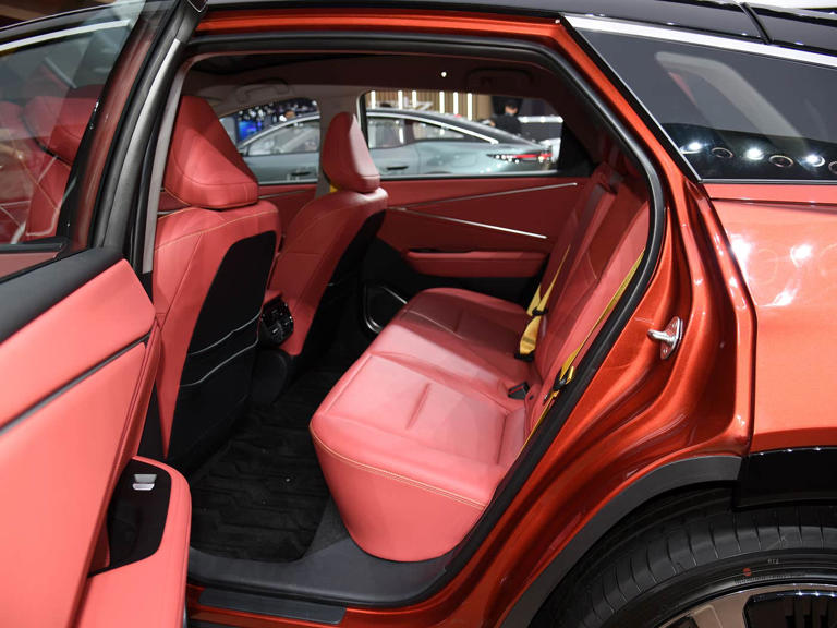 一汽丰田bZ56月上市！造型运动前卫还配激光雷达