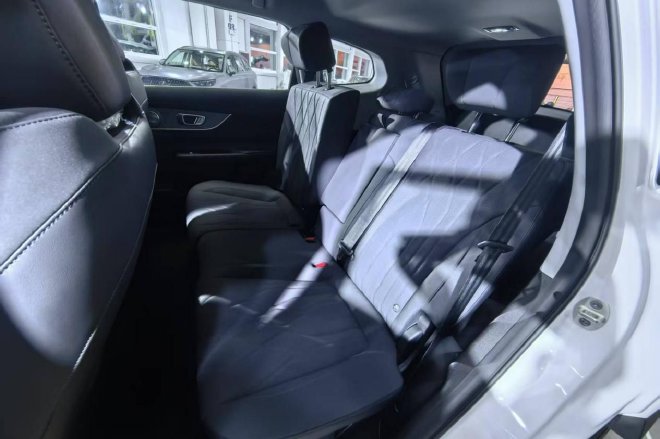 限时价10.69万元起瑞虎8家族双车上市