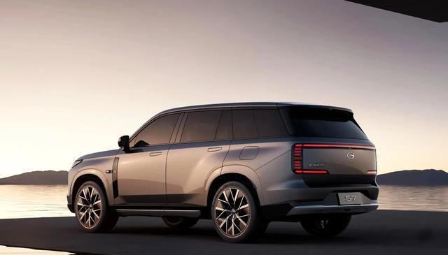 国产版“路虎”来袭，17.58万，续航超1150公里，定位中大型SUV！