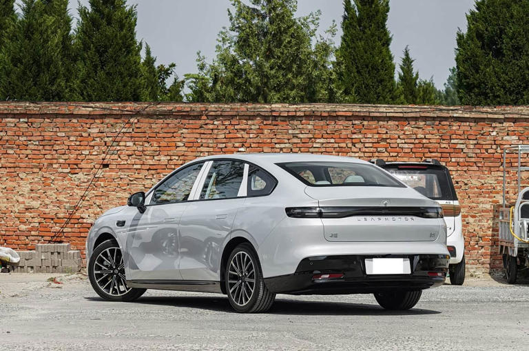 全新纯电轿跑版“理想”即将上市！预售10.58万起，续航达650公里