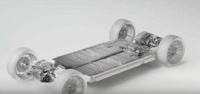 沃尔沃全新纯电C级车来了！颜值不输小米SU7，续航700km，能成？