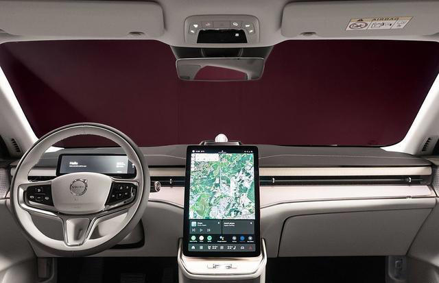 沃尔沃全新纯电C级车来了！颜值不输小米SU7，续航700km，能成？