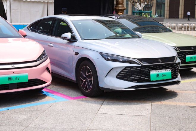 比亚迪启动辅助驾驶OTA升级增多项泊车功能秦L即将推送