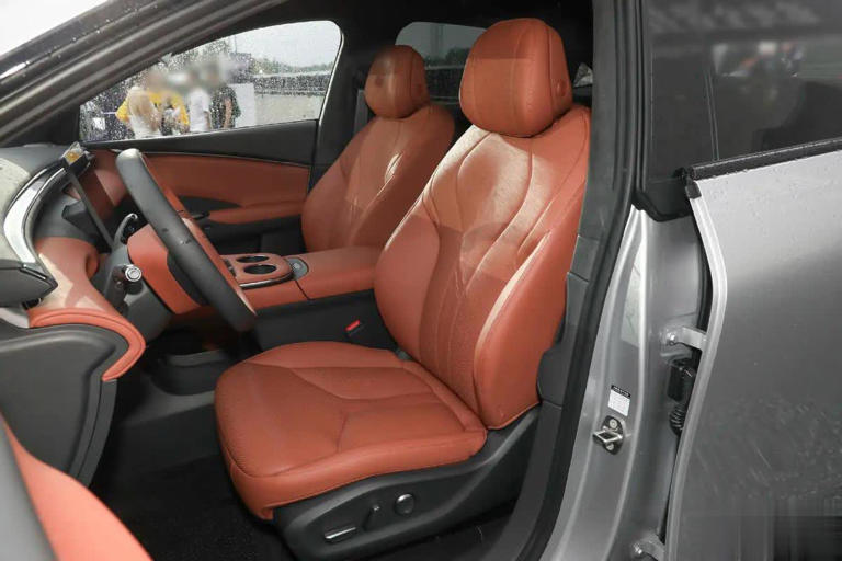 实拍小鹏G7，全系800V+5C超充，仅19.58万起