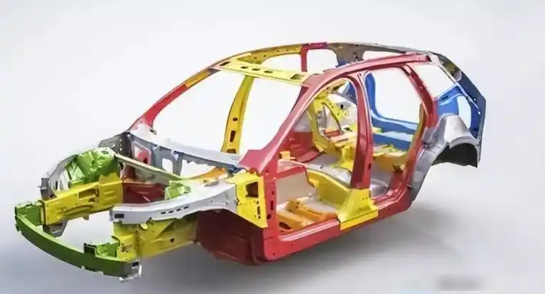 沃尔沃XC60对比凯迪拉克全新XT5：谁才是豪华中型SUV的价值之选？