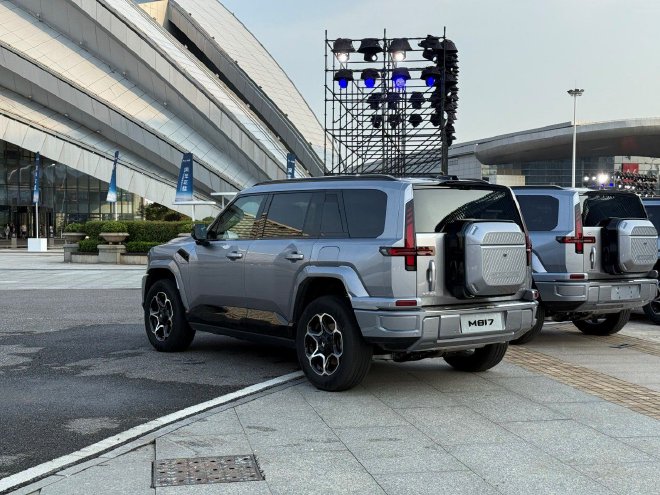 猛士M817开启预售预售价32.99万起