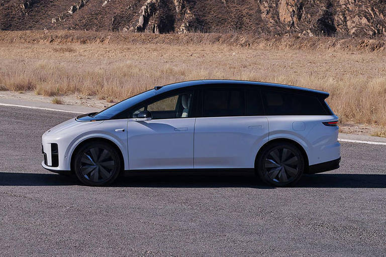 理想i8大6座纯电SUV预订开启，7月29日上市，续航达720km