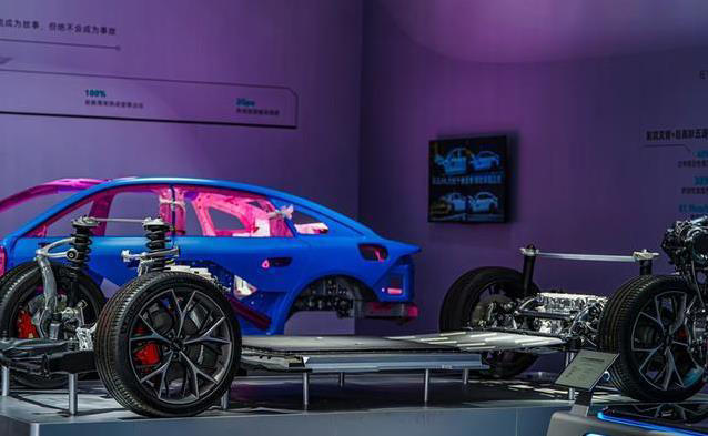 奇瑞15.99万豪车对标迈巴赫，订单破5万，谁还敢说中国车不行？