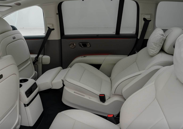 预售价35万起，静态体验理想i8，选它还是悬乐道L90？