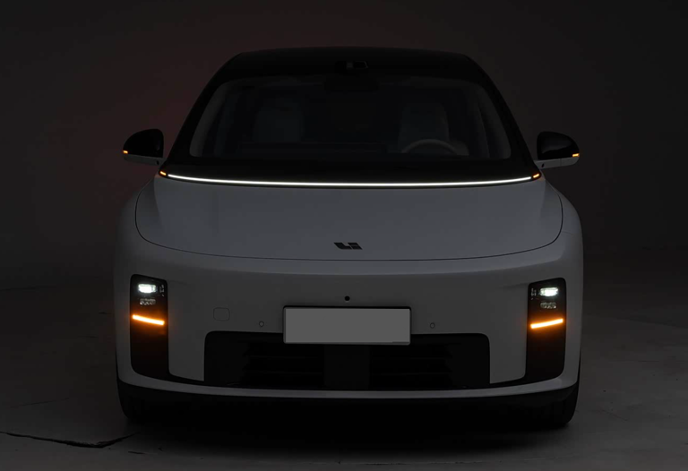 预售价35万起，静态体验理想i8，选它还是悬乐道L90？