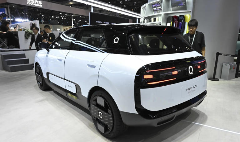 这下要排队买了！QQ正式回归，车标别出心裁，价格会很低！