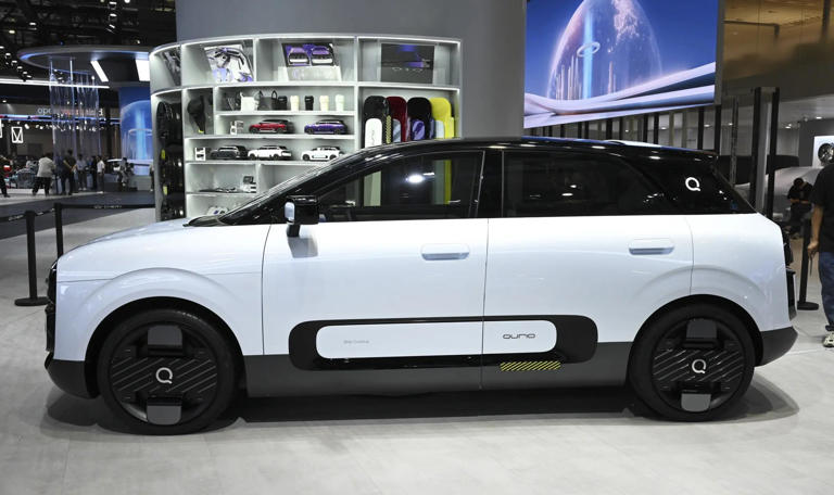 这下要排队买了！QQ正式回归，车标别出心裁，价格会很低！