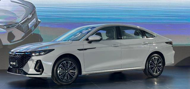 奇瑞A8已上市！超级混动2.08个油，准中级车，7.69万才叫实力