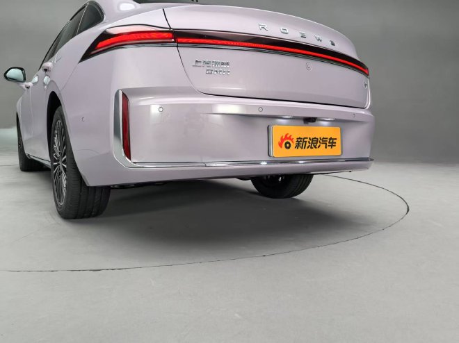 彰显豪华与尊贵抢先静态体验荣威M7DMH