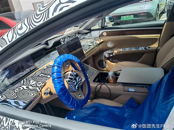 享界S9T内饰首曝，方向盘变圆，副驾娱乐屏成亮点