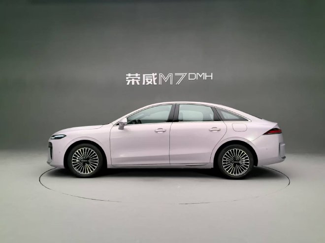 彰显豪华与尊贵抢先静态体验荣威M7DMH