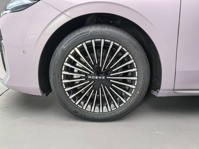 彰显豪华与尊贵抢先静态体验荣威M7DMH