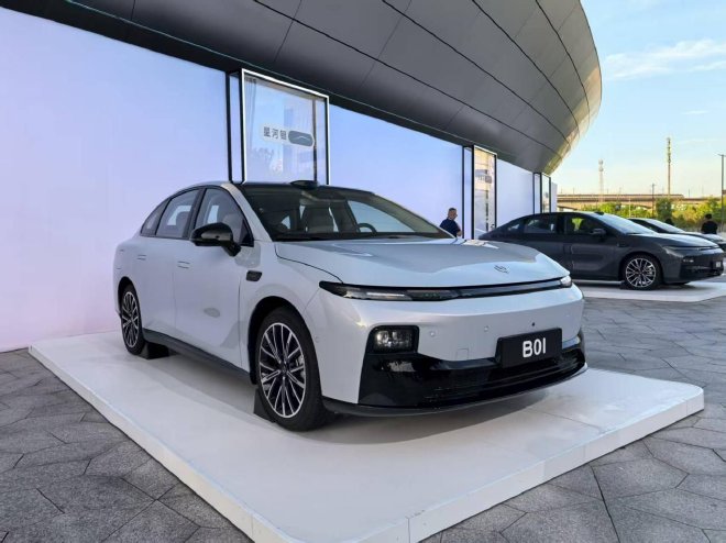 零跑B01正式上市起售价8.98万元