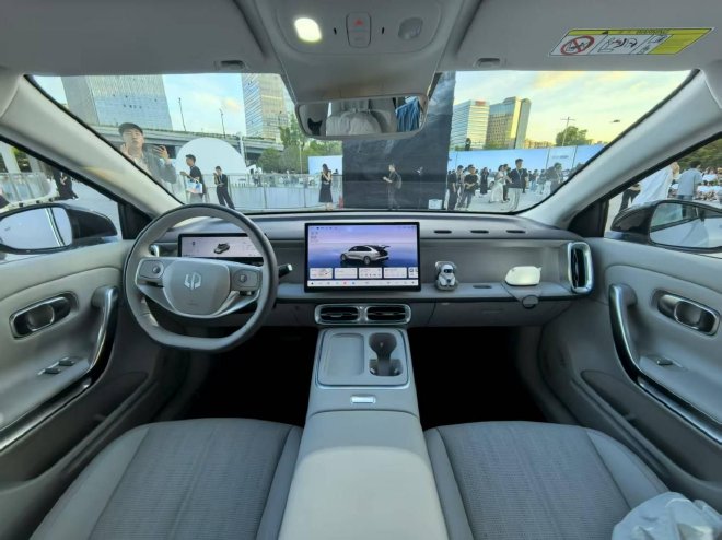 零跑B01正式上市起售价8.98万元