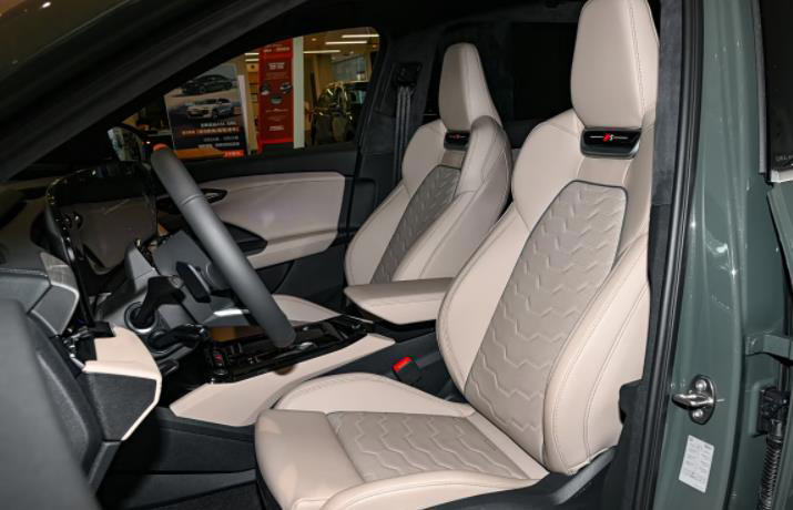 一汽奥迪A5L/Q6Le-tron将于8月7日上市!提供专属车色 一汽奥迪A5L/Q6Le-tron将于8月7日上市!提供专属车色