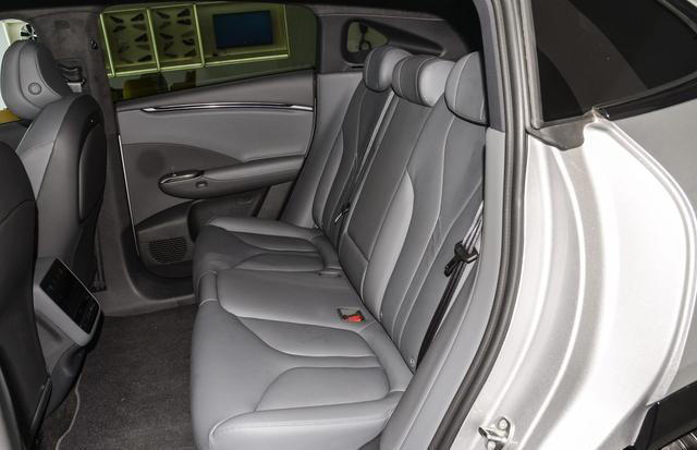 小鹏G7即将上市,车宽近2米,外观时尚,纯电续航里程超700km 小鹏G7即将上市,车宽近2米,外观时尚,纯电续航里程超700km