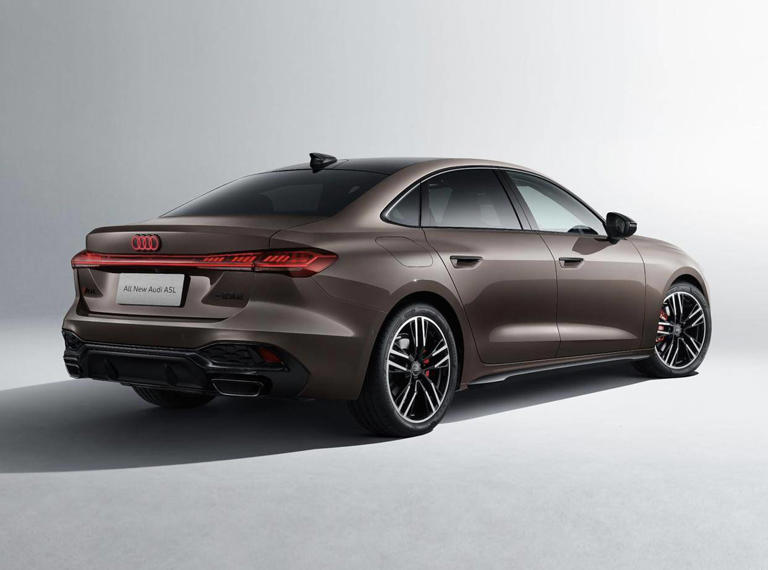 奥迪A5L登场：轴距近3米，三联屏内饰，搭载五代EA888引擎，你心动了吗？