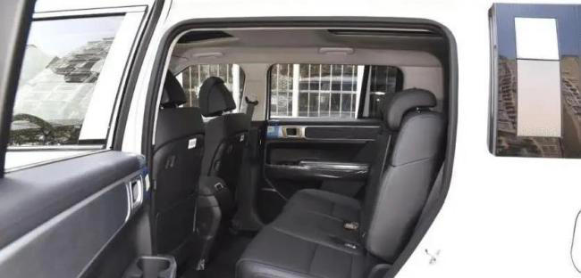 方盒子SUV火爆来袭，19.58万起，空间超大适合全家出游？