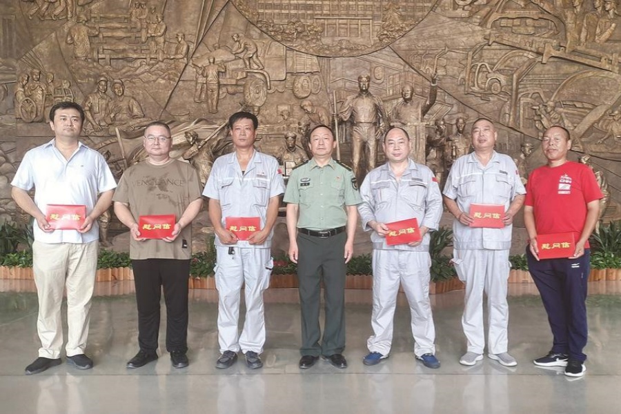 “八一”慰问送关怀