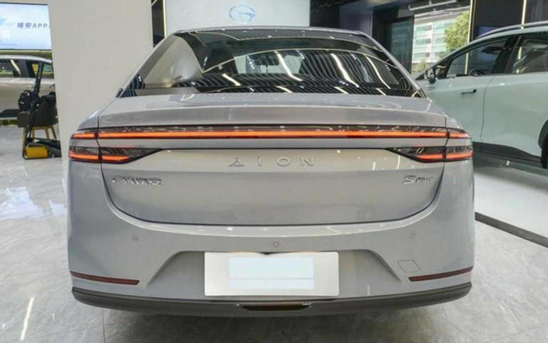 又一台国产“A8”！昊铂A8申报图曝光，这颜值你给打几分？