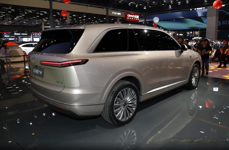 定价有威力！蔚来乐道L90创新前备箱，六座大空间超舒服？