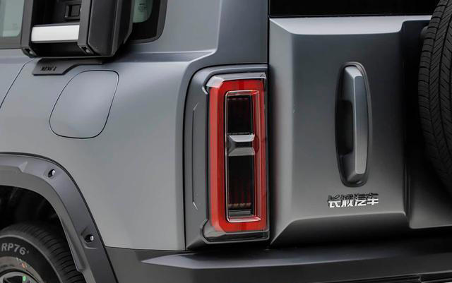 又一款“方盒子”新车要上市，5.9S破百+智能四驱，还是大厂出品