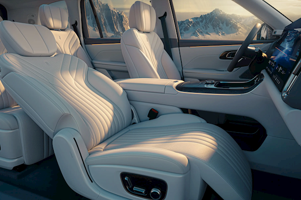 吉利银河M9本月预售：性价比最高的大厂“9系SUV”来了！