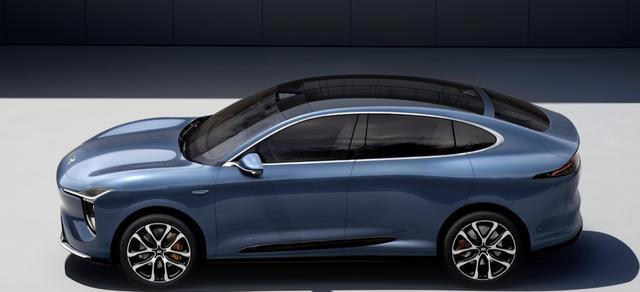 续航突破1500km智能全面升级新一代智己LS6限时预售价20.99万起