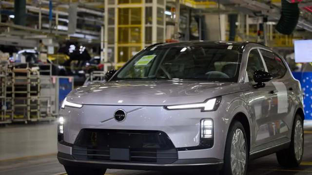 维京战斧尾灯回归！沃尔沃XC70豪华SUV成都车展预售